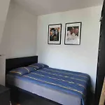 Quiet And Bright Apartment Close To Republique And Marais